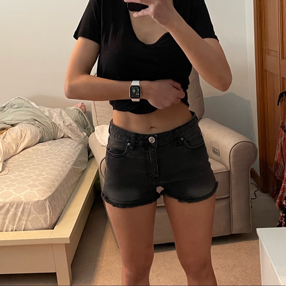 Black stretch/soft Jean short